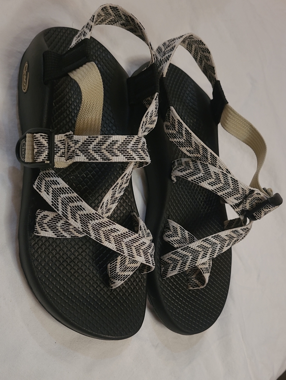 Chaco Z/Cloud Strappy Sandal — Black with Cream Pattern Size 8